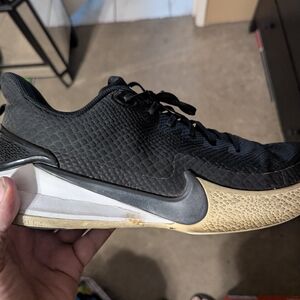 Nike Men's Black and Tan Athletic Shoes